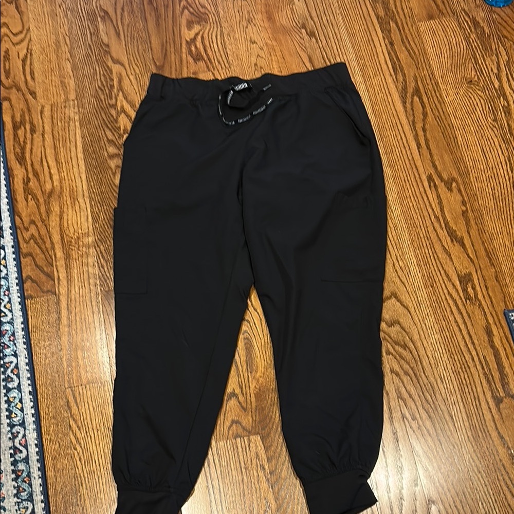 EUC black Med Couture jogger scrub pants